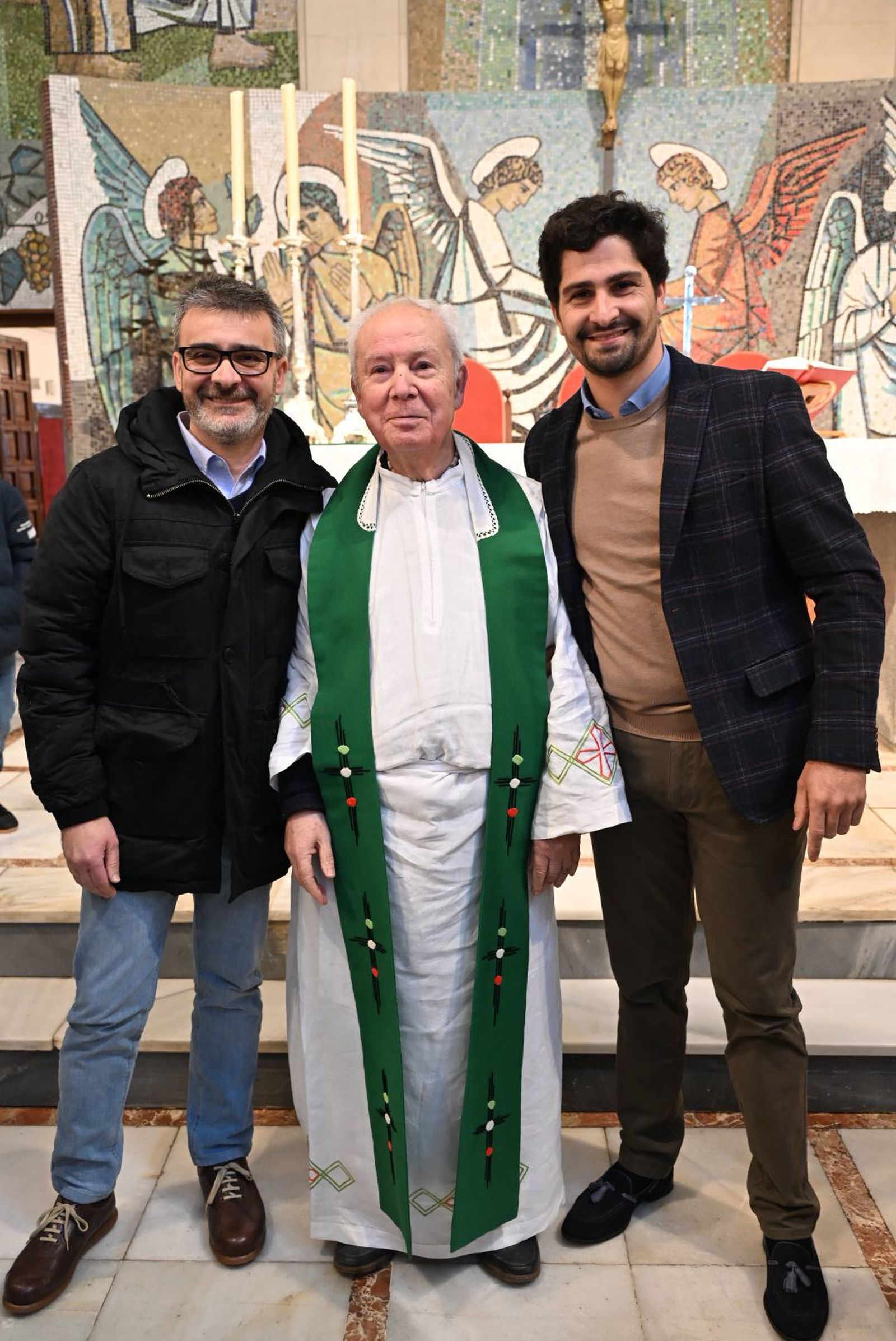 Las imágenes del homenaje de Villa del Río a su párroco emérito, Manuel Tirado Fernández