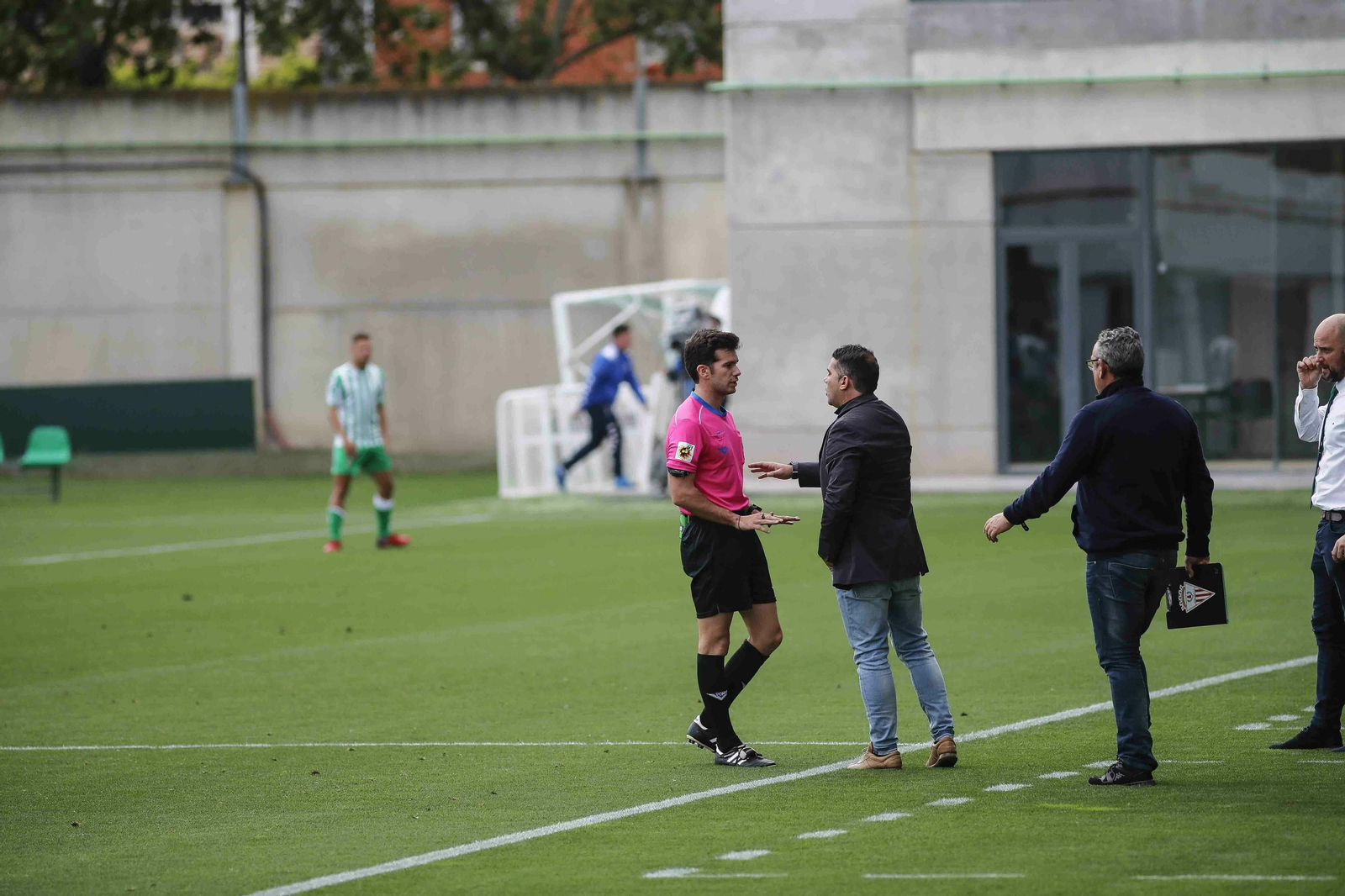 Fajardo se dirige al colegiado Quintero González.