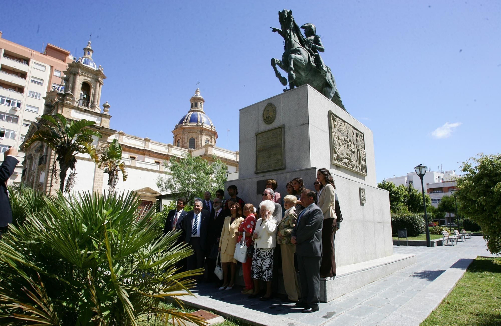 La estatua del general San Martín, en la plaza de San José.
