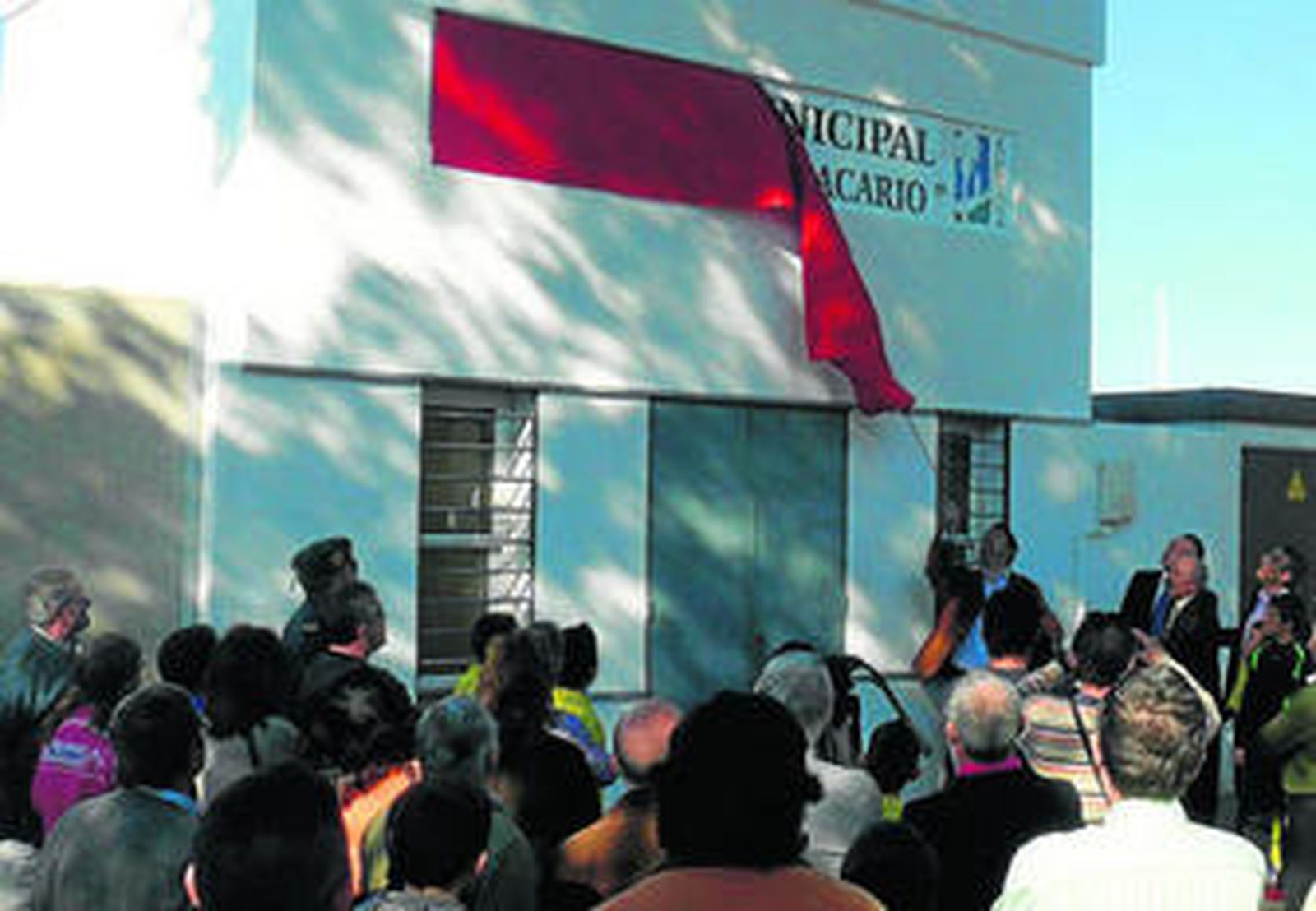 Un momento de la inauguración oficial del nuevo campo de fútbol de Rociana Manuel Pérez 'Macario'.