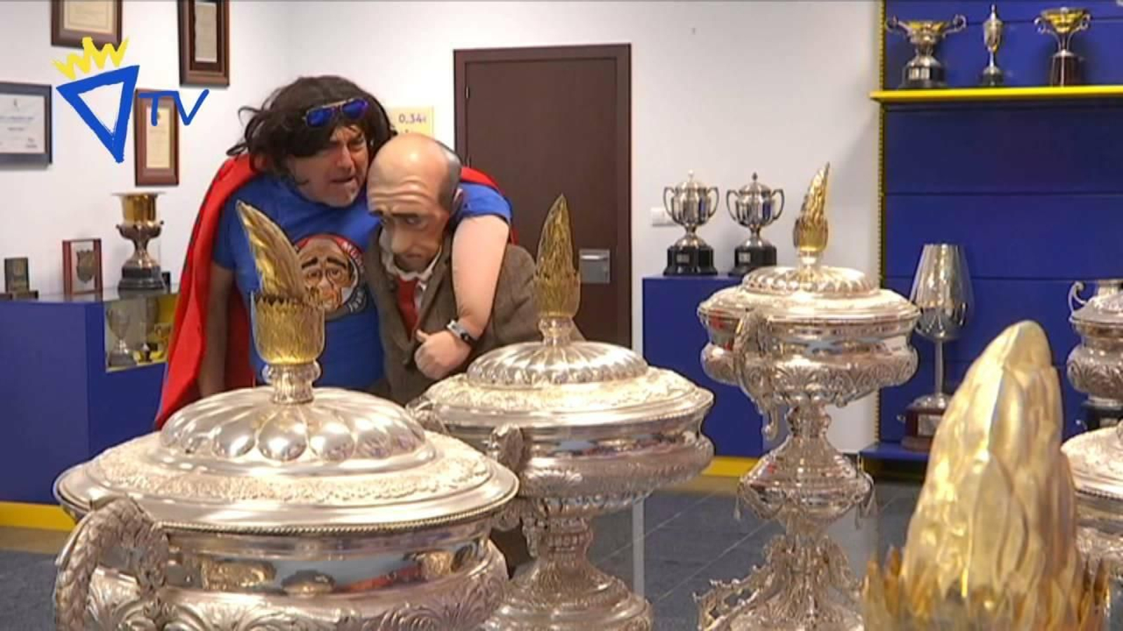 El Selu convence a Juan para que se abone al Cádiz en la campaña de la temporada 2016/2017.