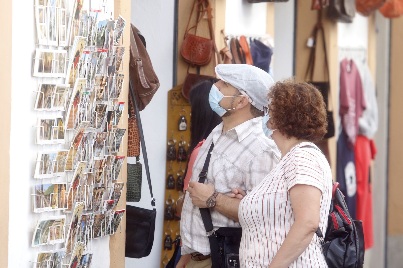 Lleno al completo en Córdoba en el puente del Pilar
