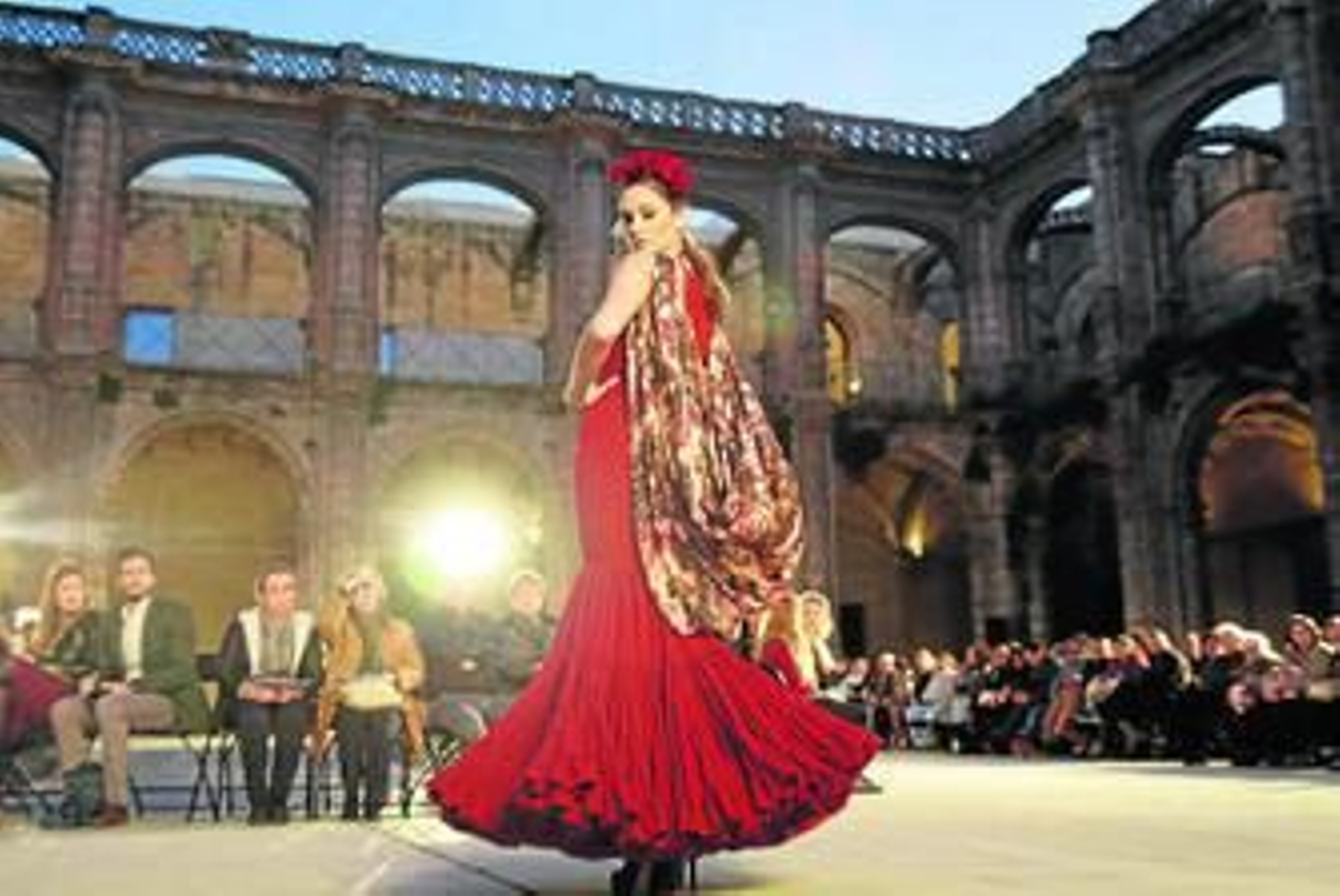 Uno de los diseños que ayer se presentaron en tan singular pasarela.