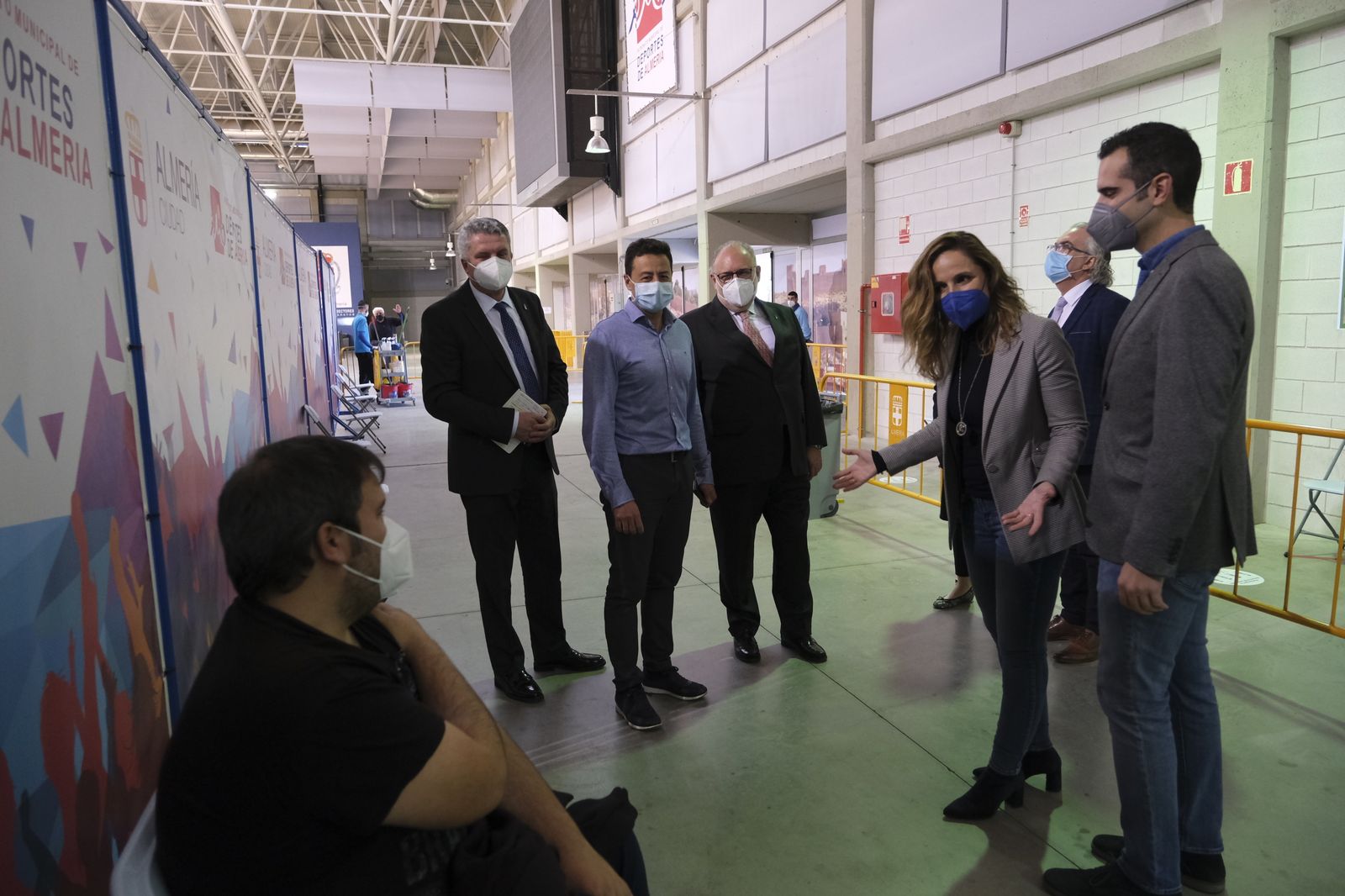 Fotogalería vacunación COVID-19 en el Palacio de los Juegos Mediterráneos. Almería