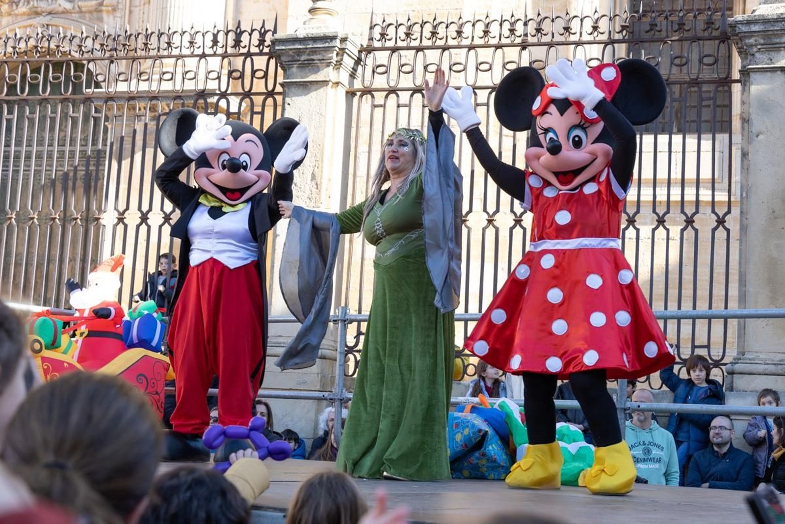 Fiesta infantil de Nochevieja en la Plaza de Santa María