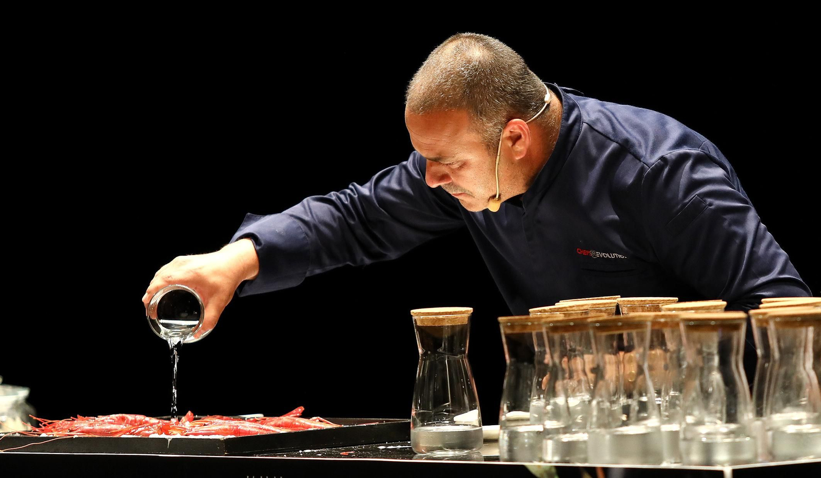 El ‘Chef del Mar’, Ángel León, presenta ayer su innovadora agua de mar que se convierte en sal El ‘Chef del Mar’, Ángel León, presenta ayer su innovadora agua de mar que se convierte en sal