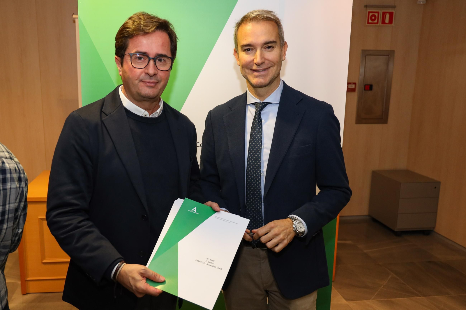 Francisco Góngora y Amós García han escenificado el acuerdo para el Programa Andalucía Activa.