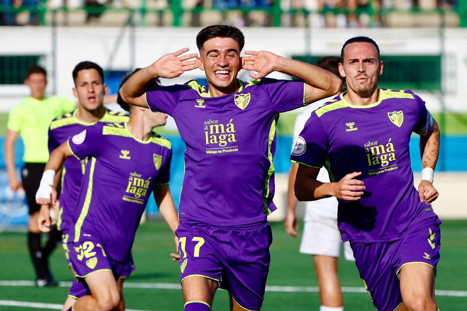 Loren, Chupete, Izan Merino, mucha afición... El Atlético Malagueño, apoyado en Mijas