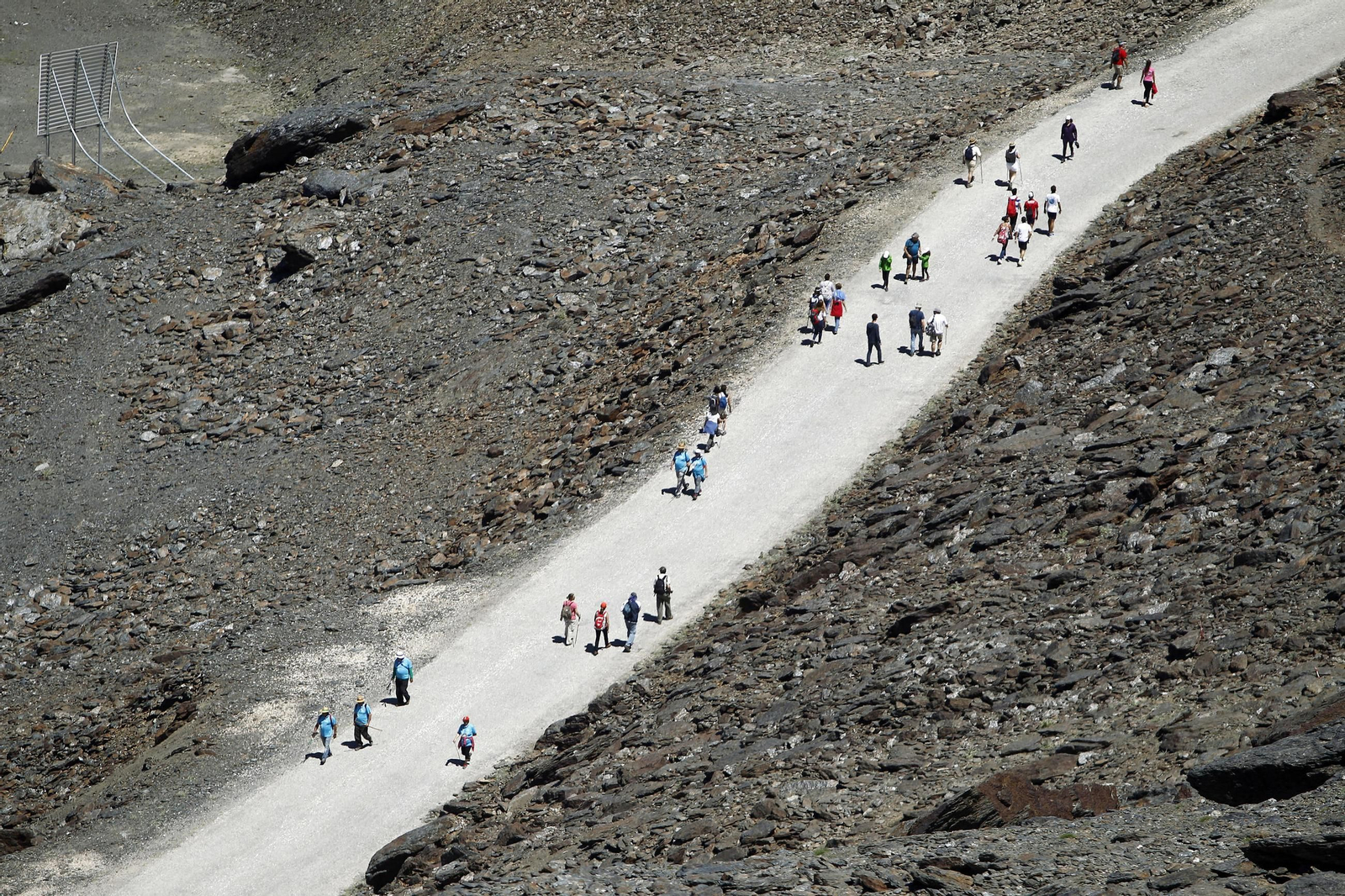 Si el tiempo cambia estando en montaña, no continúe con su actividad.