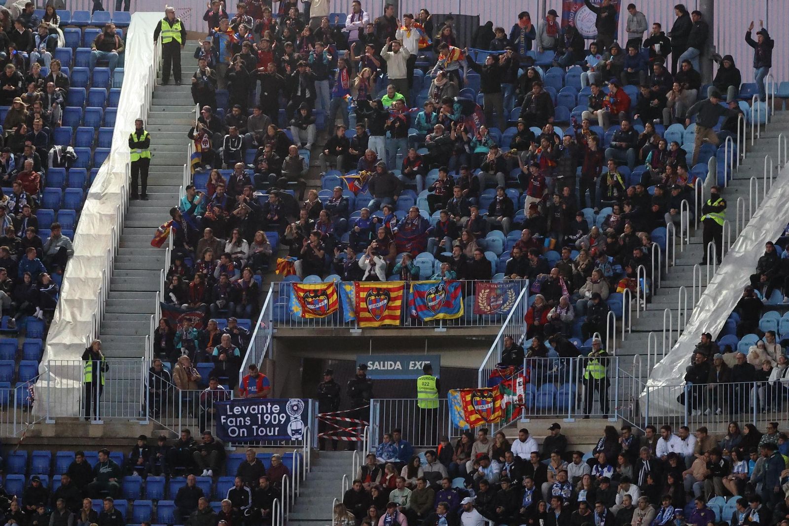Búscate en las gradas de La Rosaleda en el Málaga-Levante