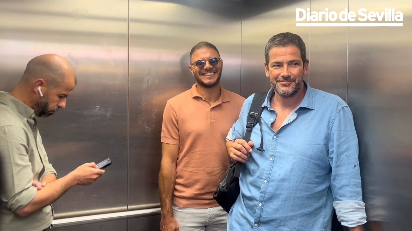 Joaquín, Ramón Alarcón y Manu Fajardo a su regreso a Sevilla