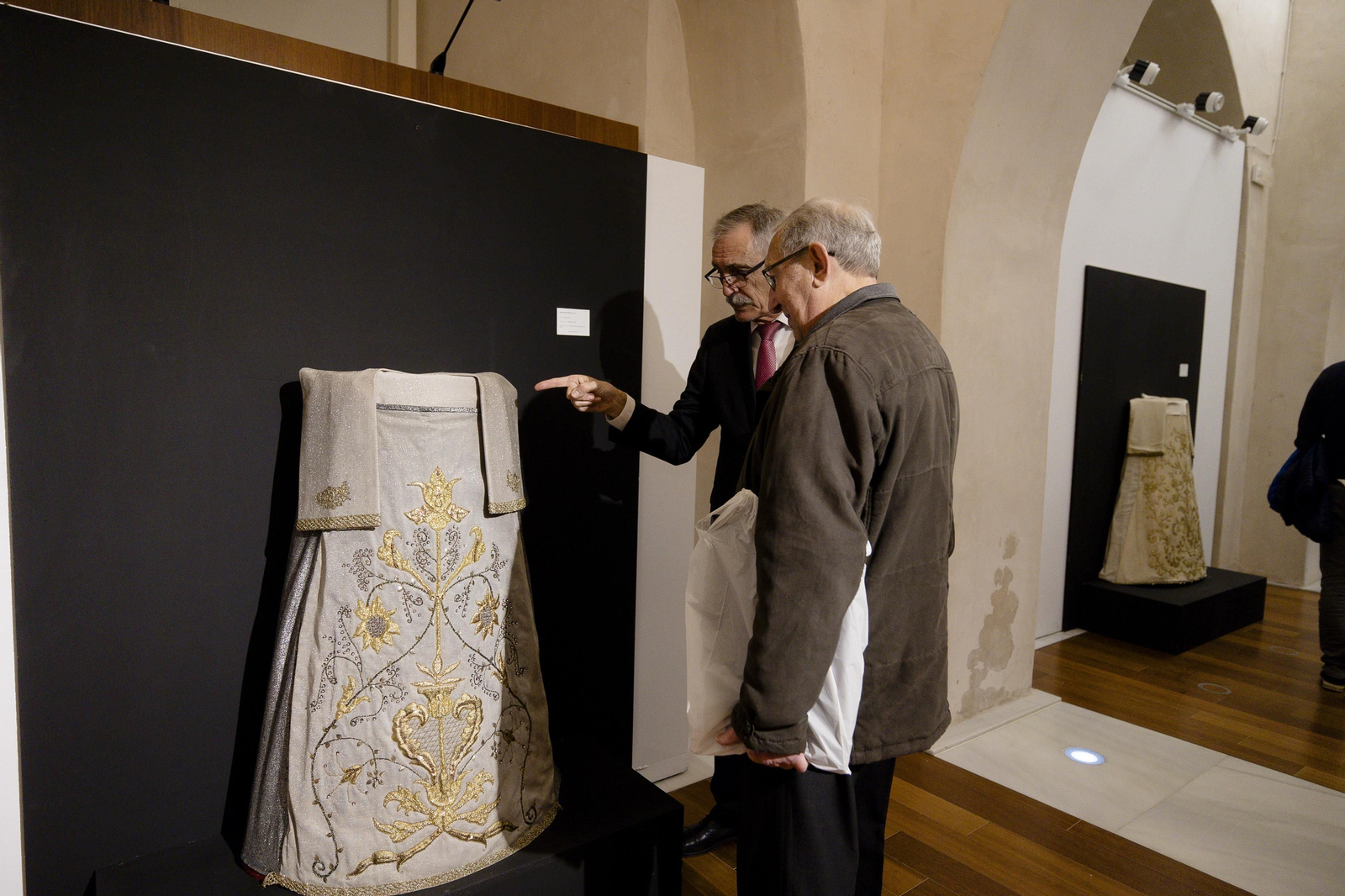 Imágenes de la exposición  'Sub lagrimas Mariae', con motivo de los 125 años de la Virgen de las Lágrimas en San Fernando
