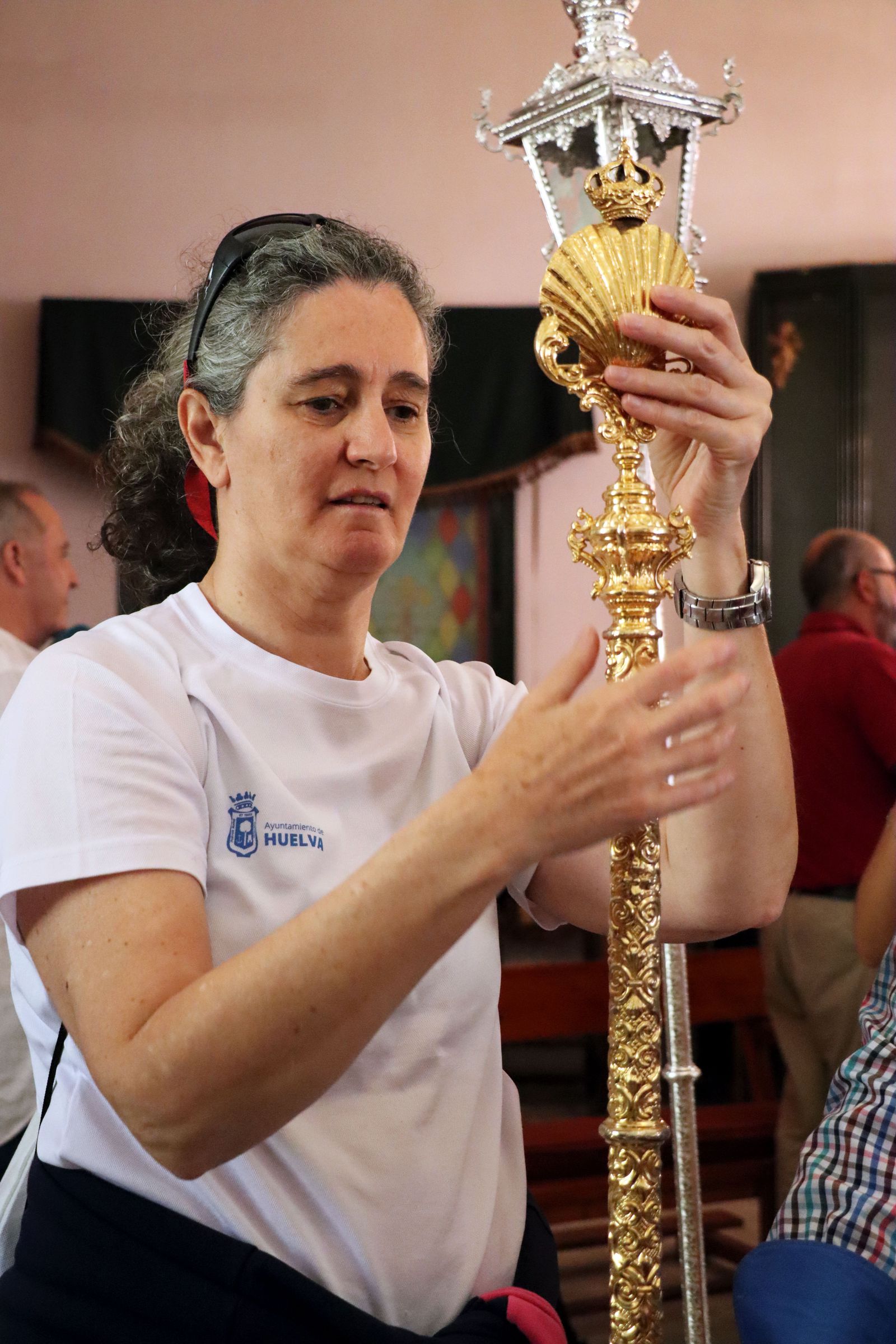 Visita guiada de la ONCE a la Hermandad de Emigrantes de Huelva, en imágenes