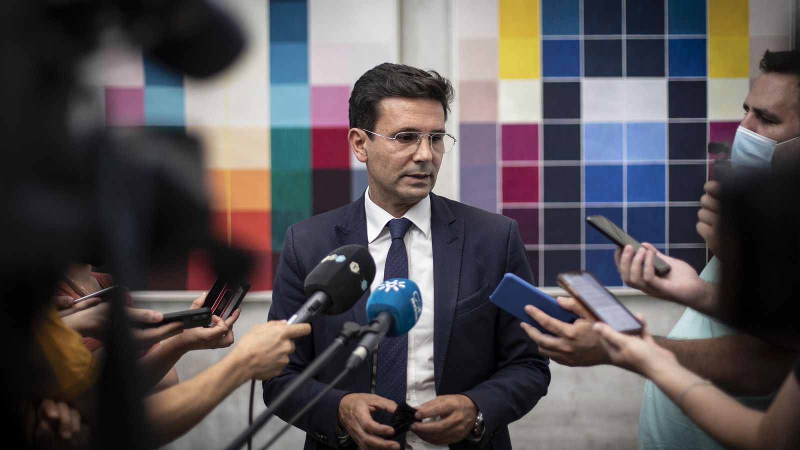 Paco Cuenca habla a los medios tras la reunión con el PP