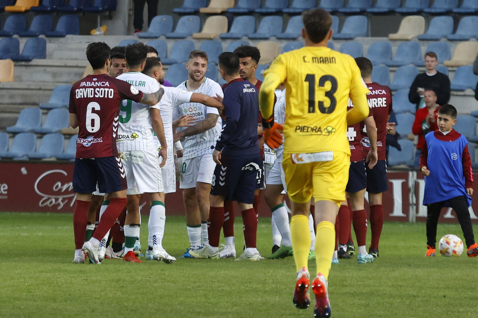 La derrota del Córdoba CF en Pontevedra, en imágenes