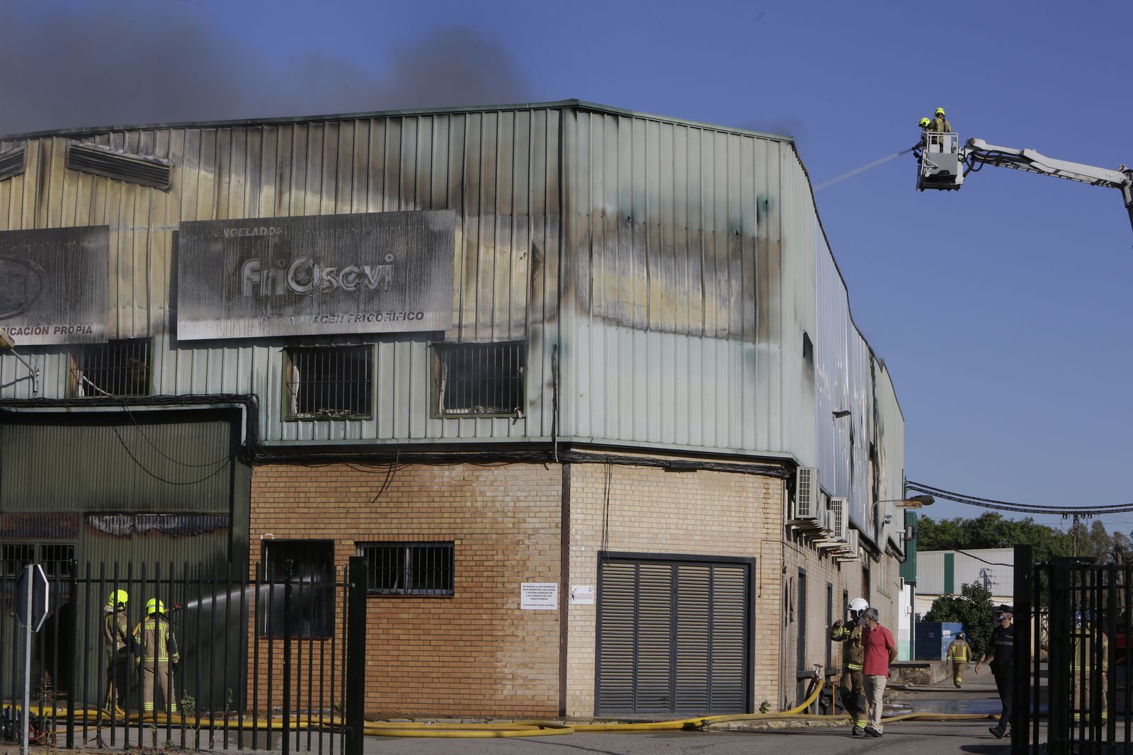 Incendio en el polígono de Fuente del Rey