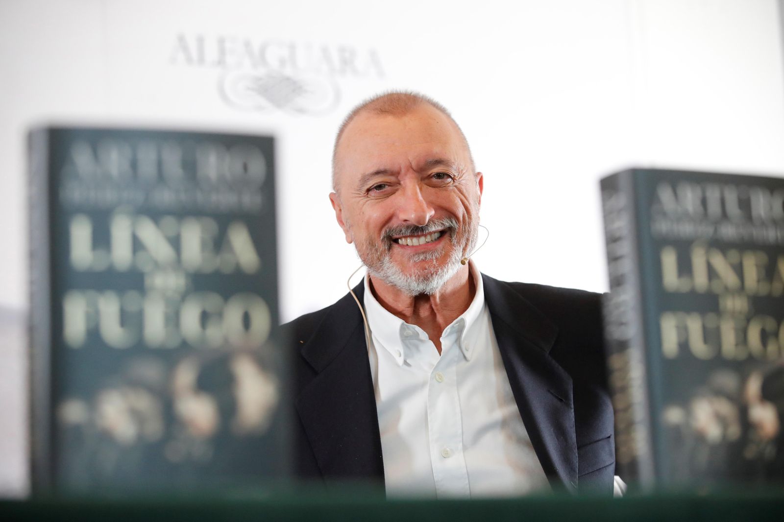 Arturo Pérez-Reverte durante la presentación de una de sus obras.