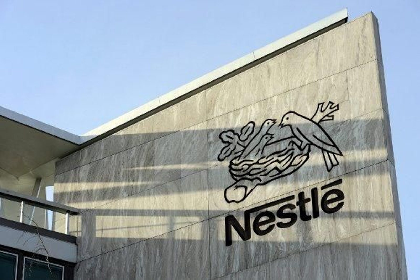 Nestlé retira varios productos del mercado español por contener carne de caballo