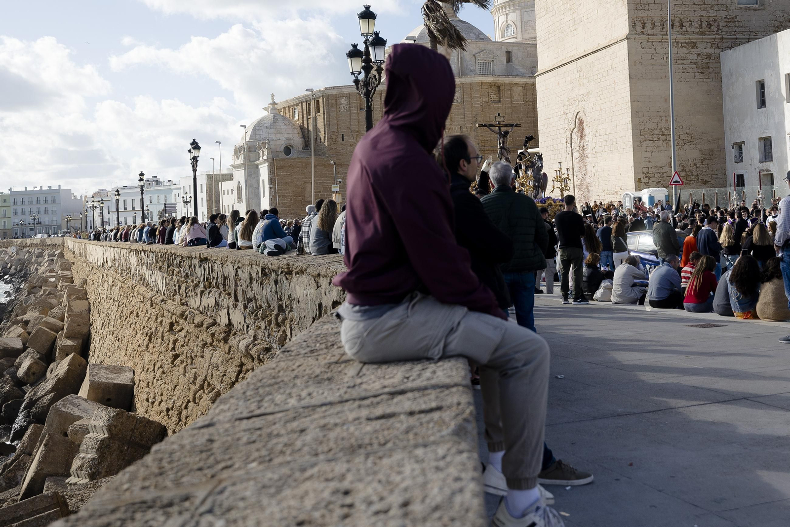 Imágenes de la salida de Las Aguas en la Semana Santa de Cádiz 2025