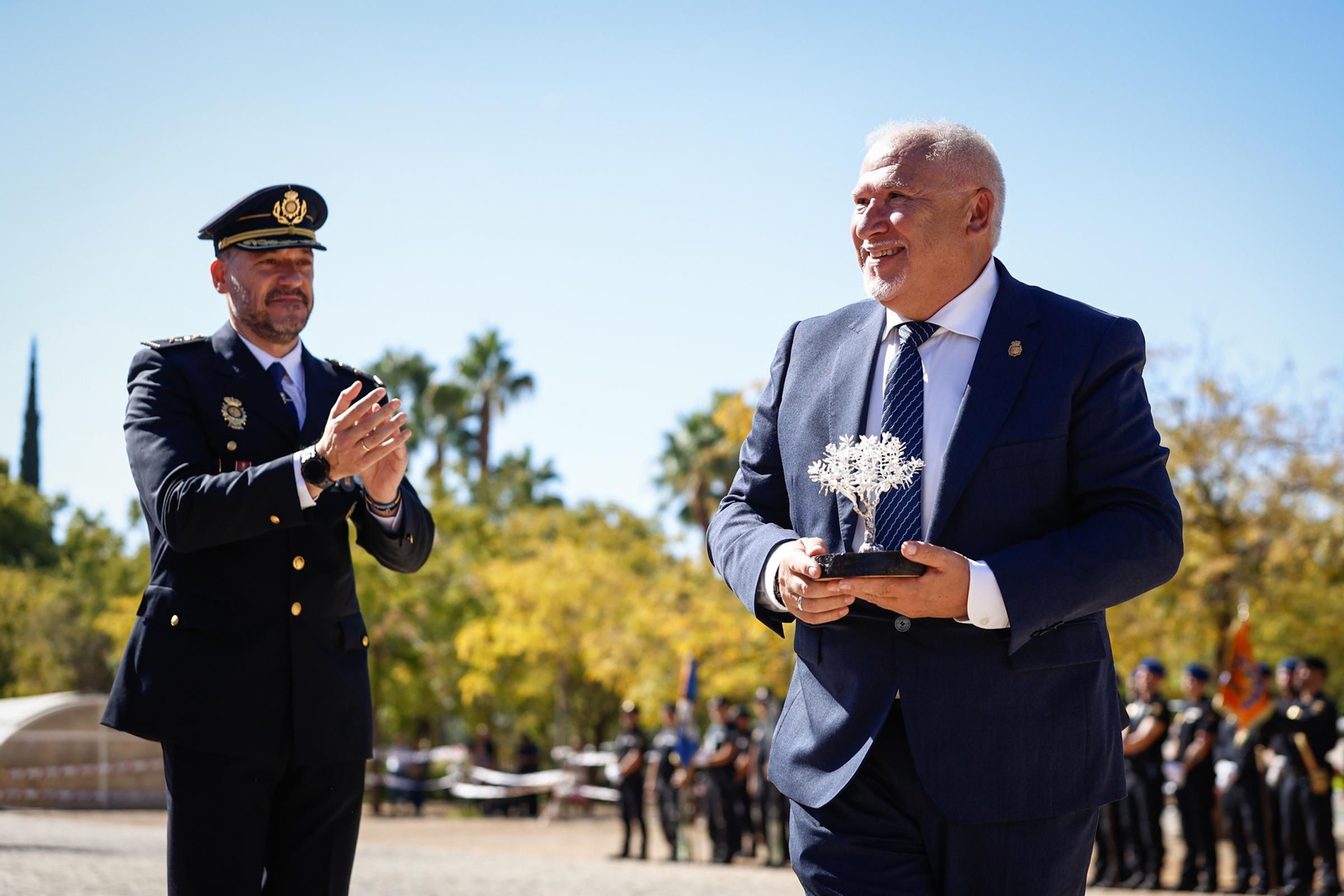 Todas las imágenes: así se ha vivido en Granada el Día de la Policía Nacional
