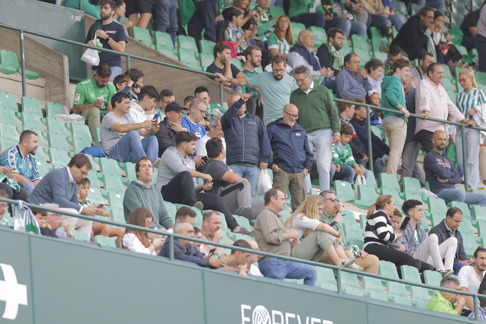 Búscate en las fotos del Betis-Osasuna