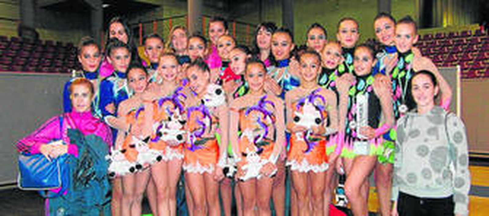 Expedición del Club Rítmico Colombino que se desplazará hoy a Logroño para el Nacional.