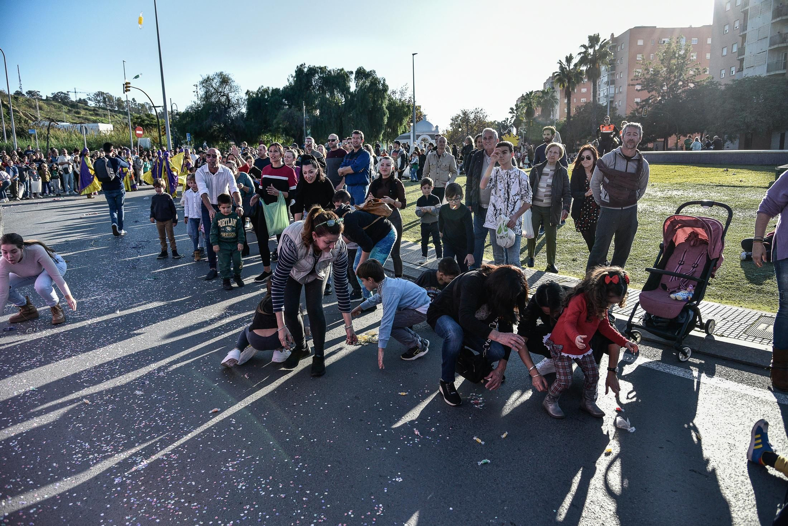Imágenes del público en las cabalgatas por La Orden, Cardeñas y Las Colonias