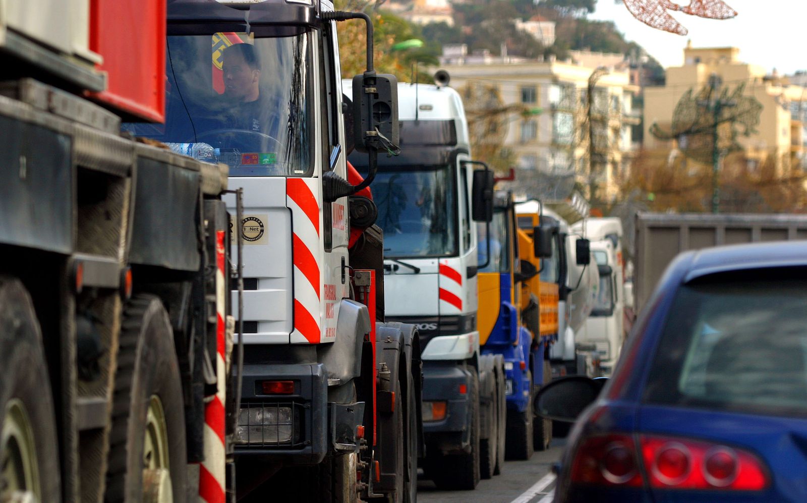 Se trata de una alternativa que complementa el movimiento de camiones en el mar.