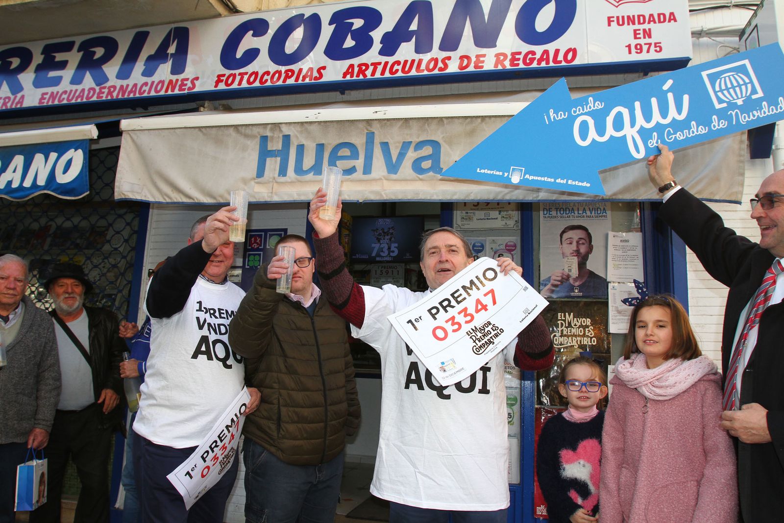 Alegría en Huelva tras tocar por primera vez el gordo en la capital.