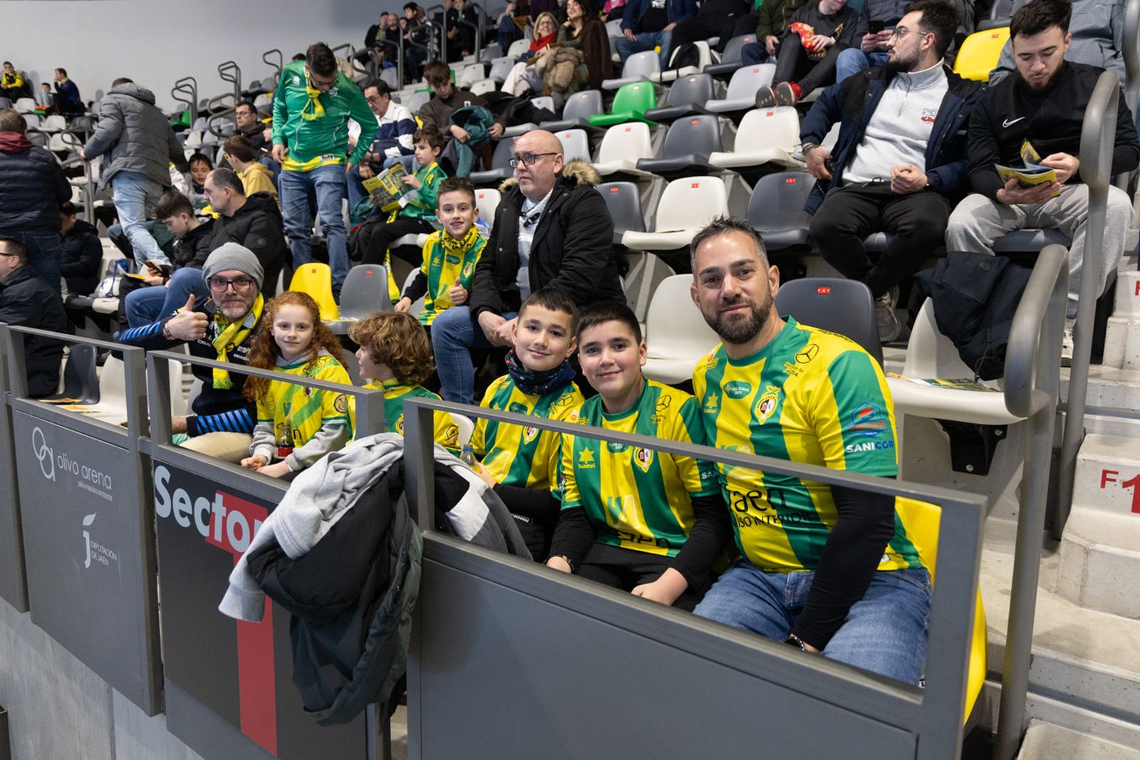 Las mejores imágenes del espectacular encuentro entre Jaén Paraíso Interior FS y Barça (3-3)