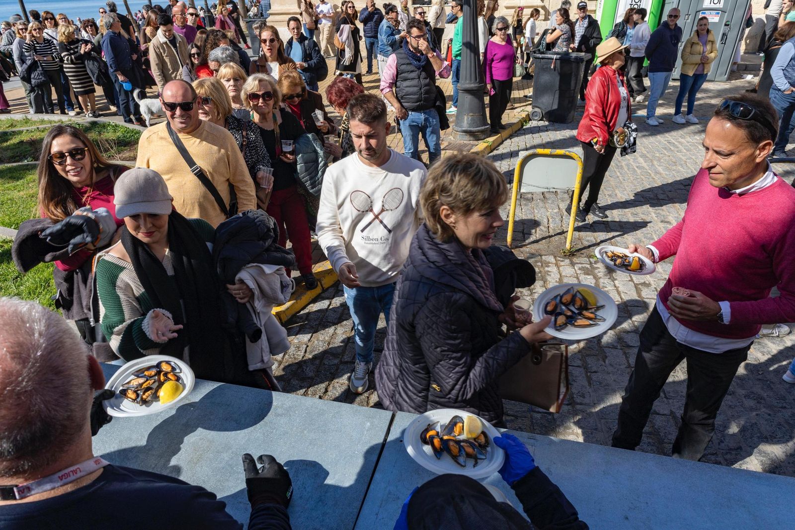 Búscate en las imágenes de la mejillonada popular