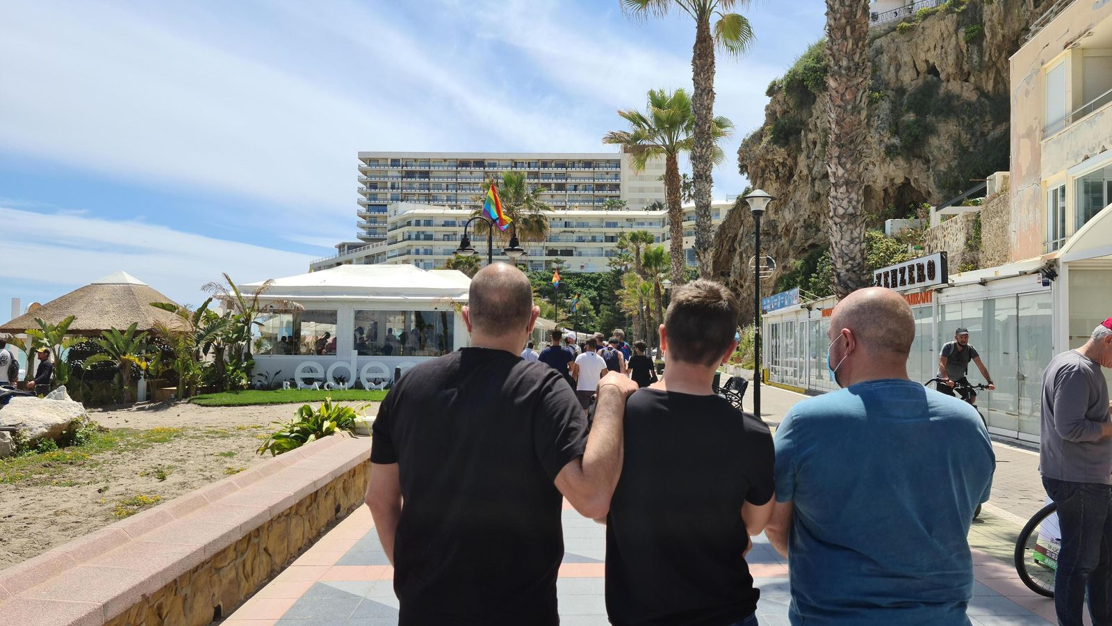 Menor beneficiario del programa disfruta de vacaciones junto a la Familia Colaboradora.