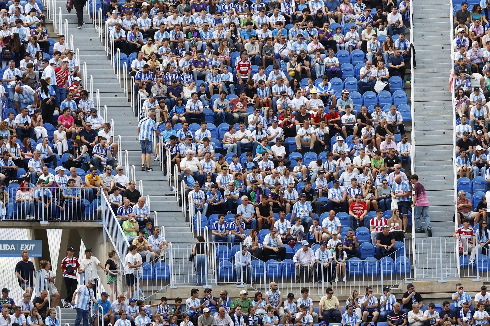 Búscate en el Málaga CF - Granada en las gradas de La Rosaleda