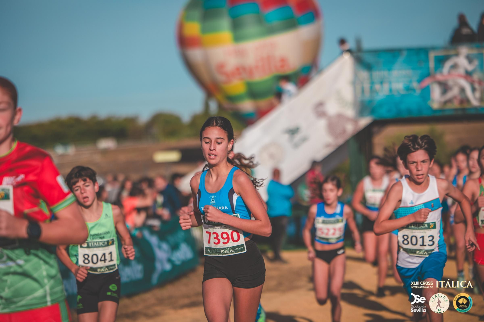Búscate en las fotos del Cross de Itálica 2025 | 7
