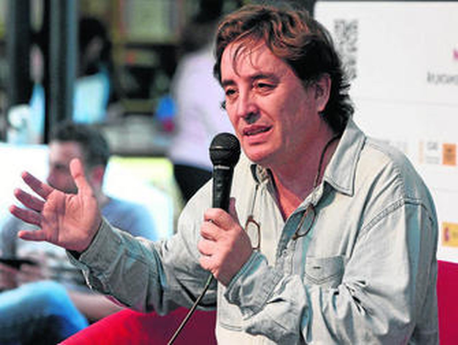 La Semana Visor finalizará con una charla entre el poeta y el editor Chus Visor.