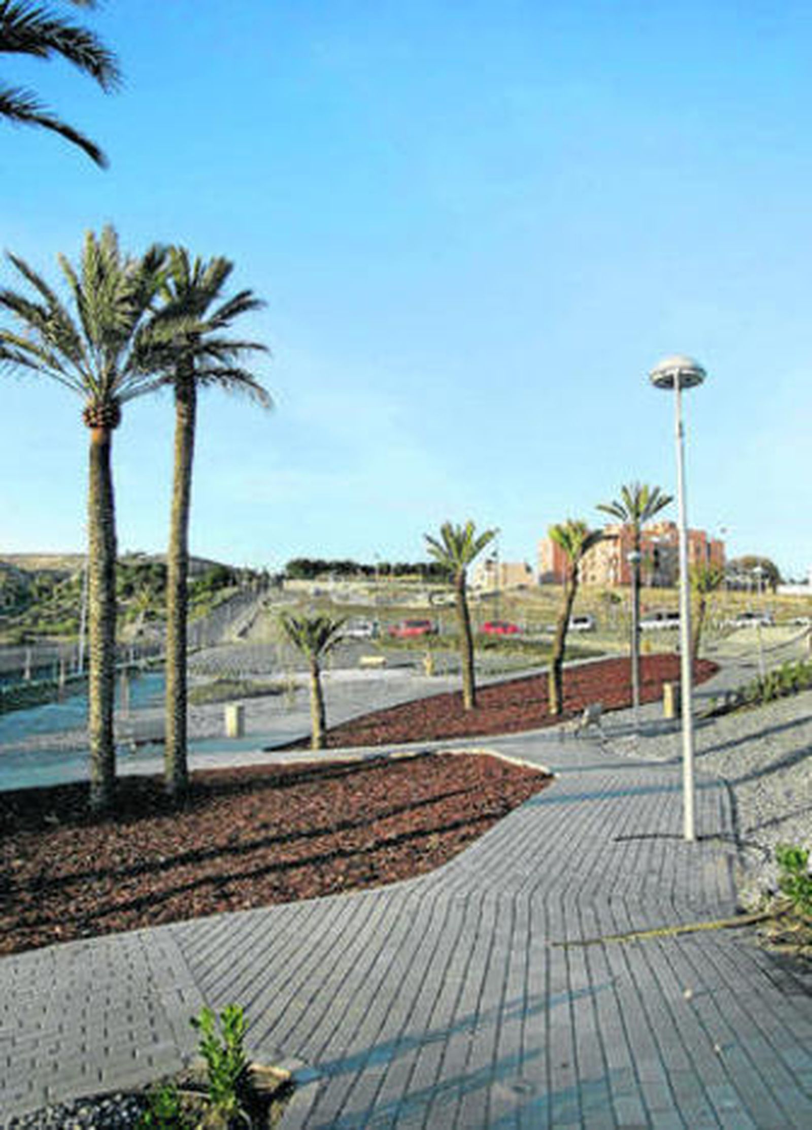 Los nuevos espacios urbanizados de Los Ángeles, a la espera de su apertura al uso ciudadano.