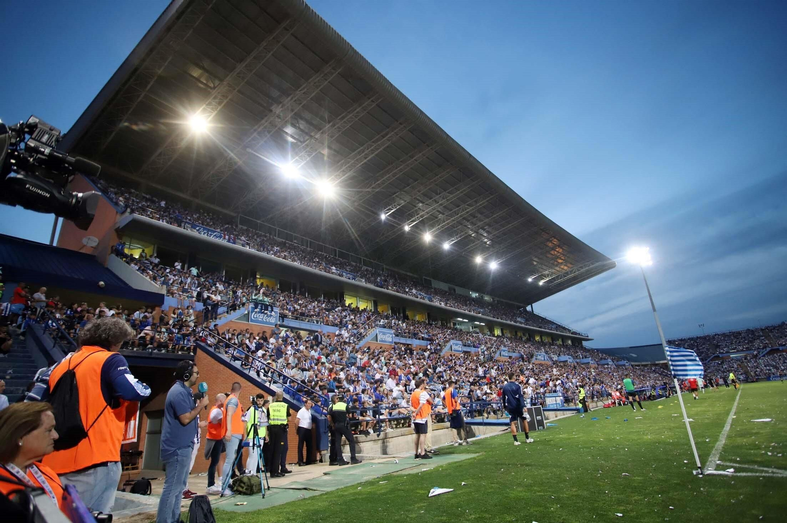La afición del Recreativo llena el Colombino.