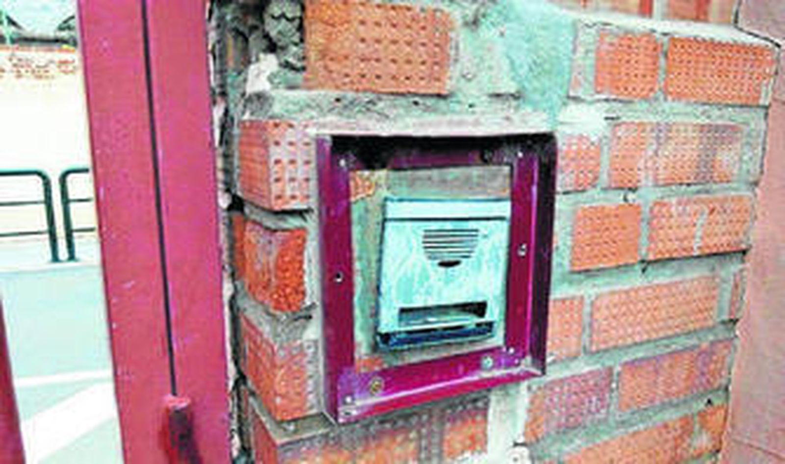 Desperfectos denunciados por alumnos del centro pertenecientes a la Asociación Estudiantil contra la Precariedad.