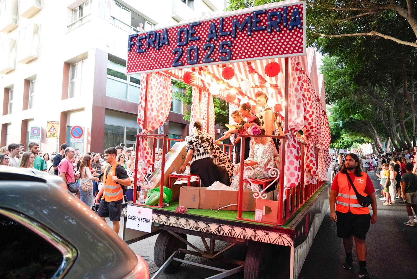 Así se ha vivido la Batalla de Flores en la Feria de Almería