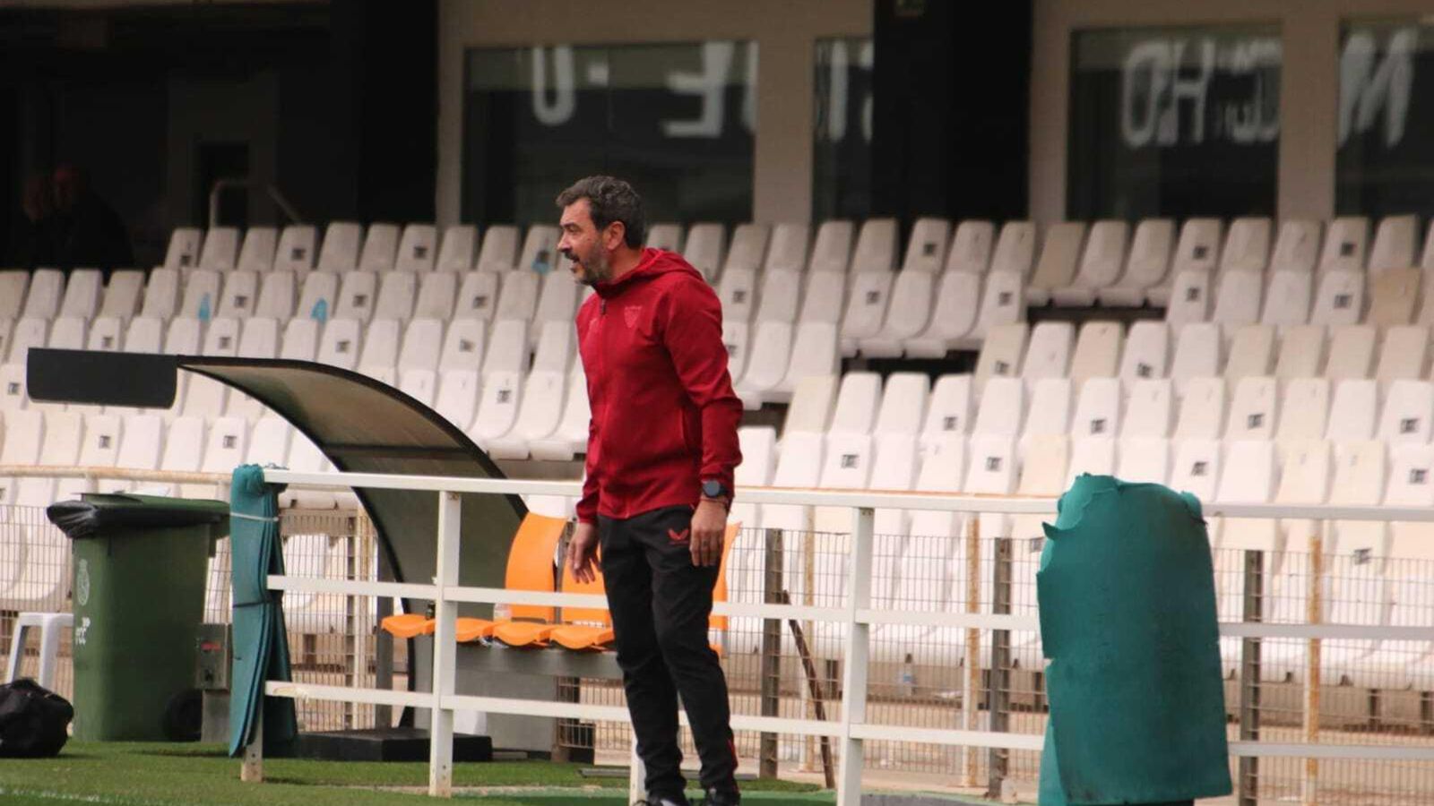 Jesús Galván dirige al Sevilla Atlético en Marbella