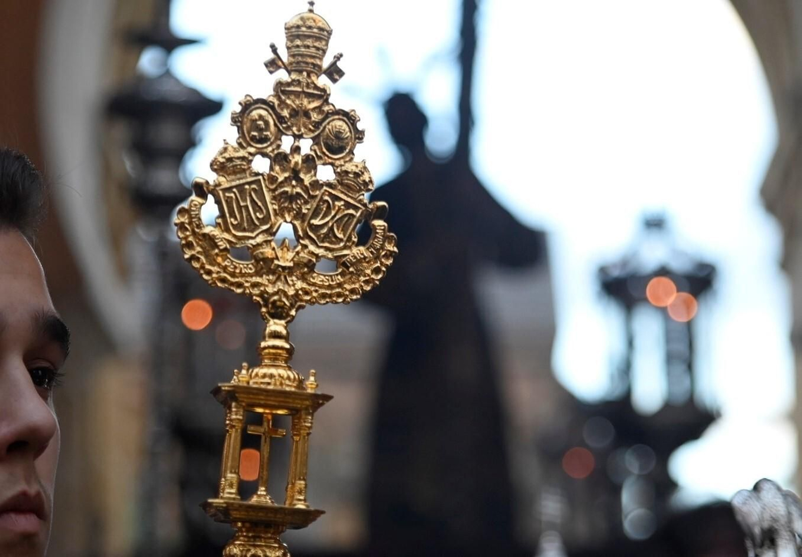 El traslado de la Hermandad de la Vera-Cruz de Córdoba, en imágenes