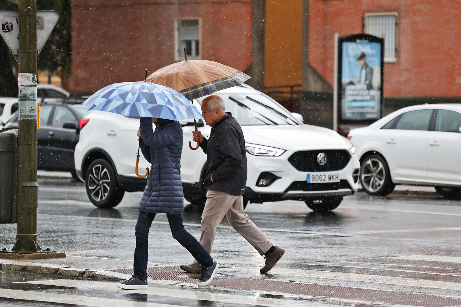 Las imágenes de la lluviosa mañana del jueves 13 de marzo en Huelva