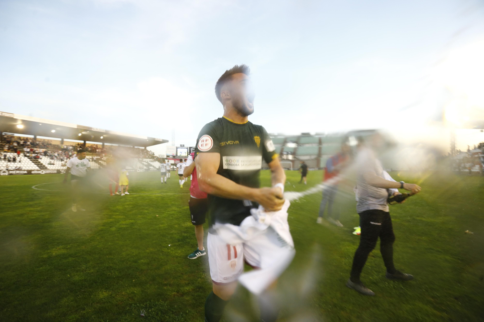 Las imágenes de la fiesta del ascenso del Córdoba CF en Mérida