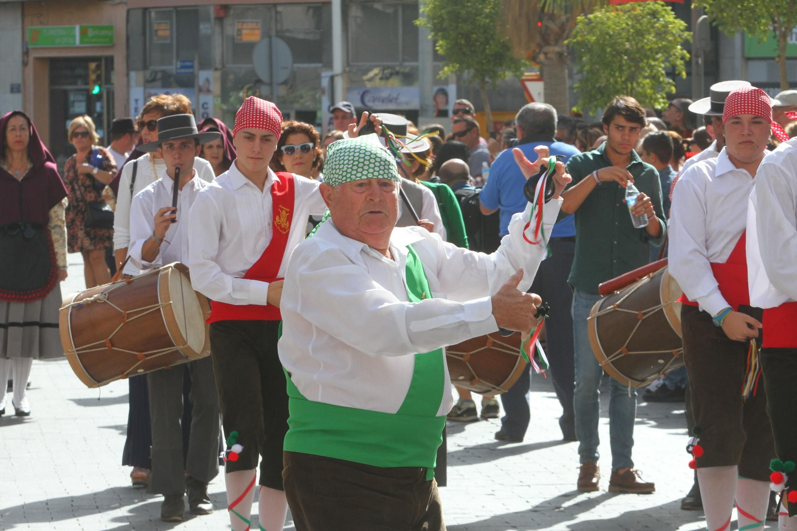 Imágenes del desfile Iberoamericano de bailes.