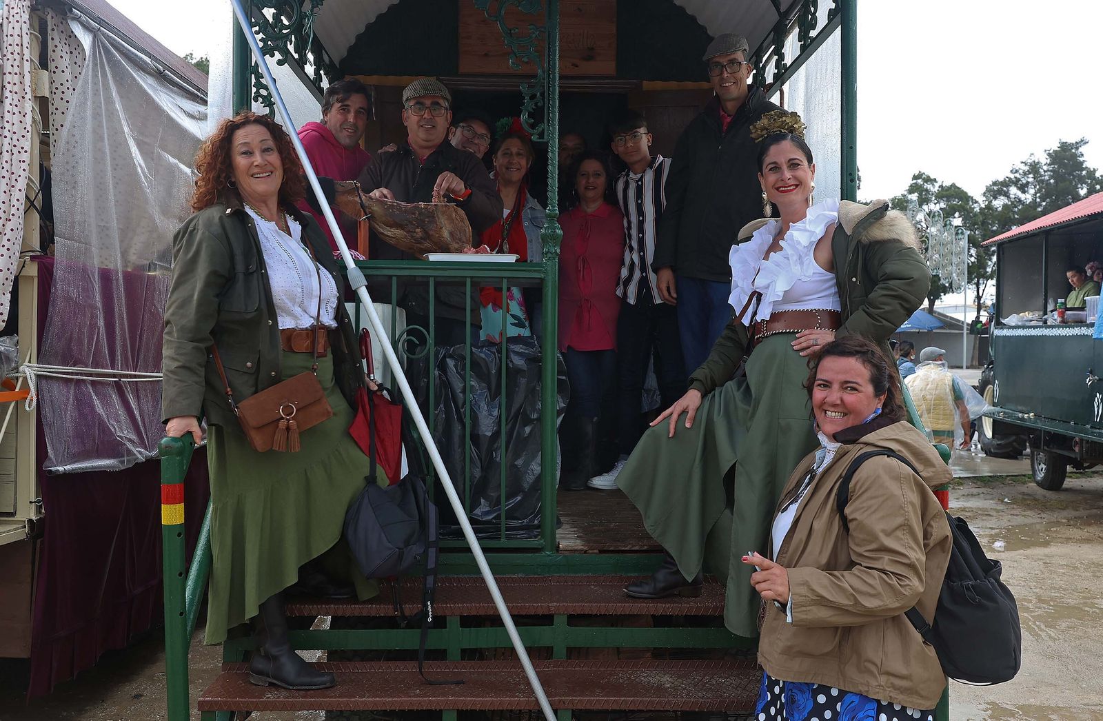 Búscate en las fotos del sábado en la romería de Los Barrios