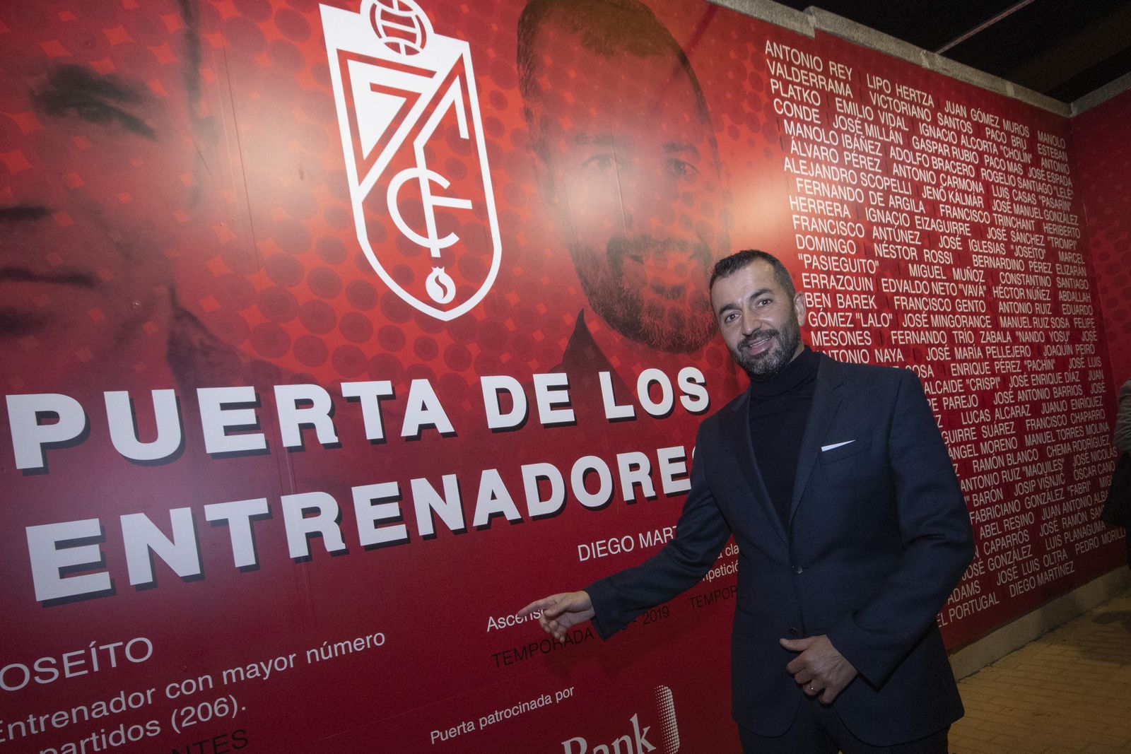 Fotos: Inauguración del espacio de Diego Martínez en la Puerta de los Entrenadores