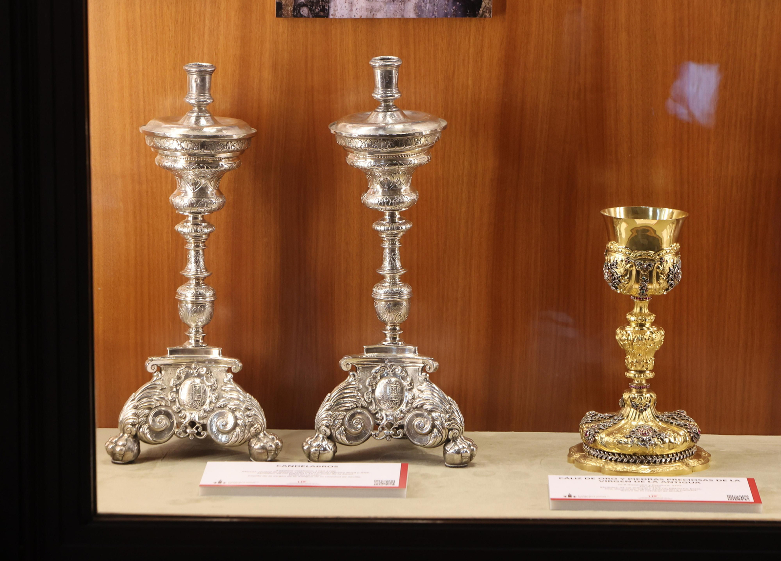 EXPOSICION  PLATA Y OTRAS DADIVAS INDIANAS EN LA CATEDRAL DE SEVILLA