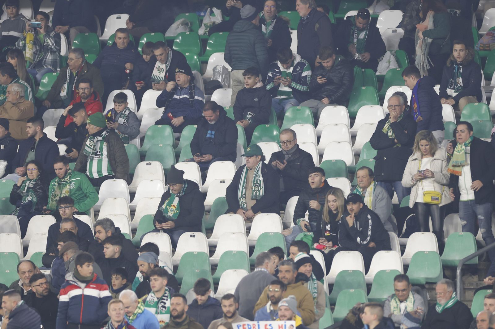 Búscate en las fotos del Betis-Barcelona