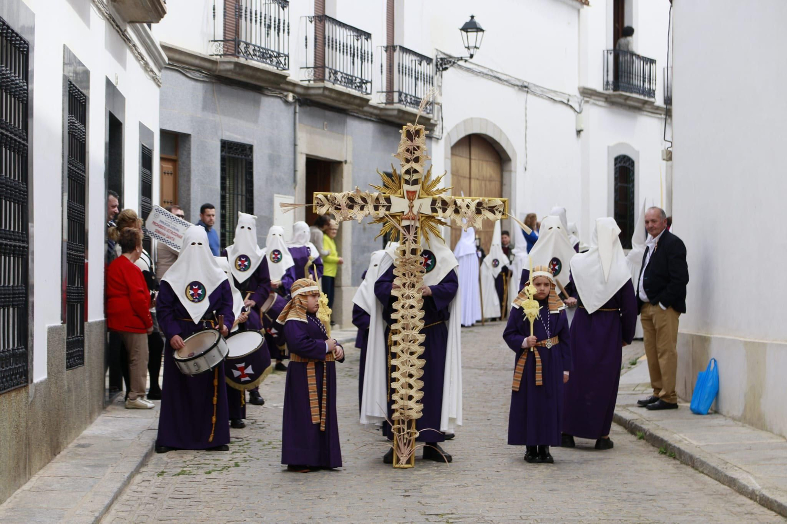 La Borriquita recorre las calles de Hinojosa del Duque.