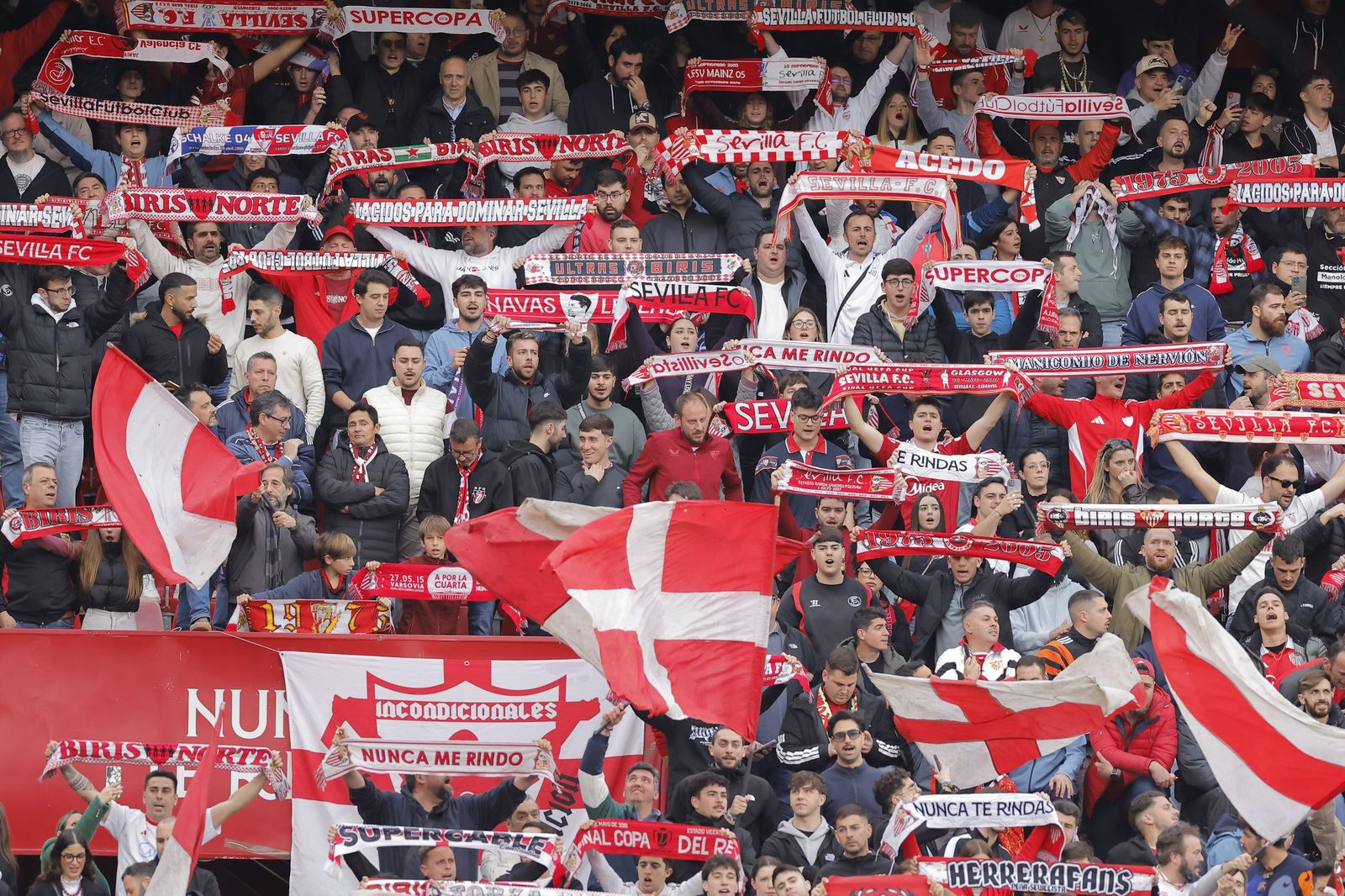 Búscate en las fotos del Sevilla fc - Rayo